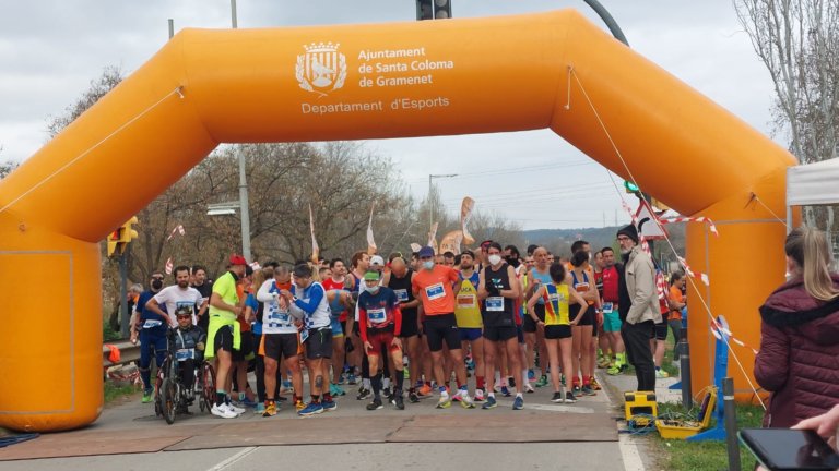 La IX Mitja Marató Colomenca omple els carrers de Santa Coloma