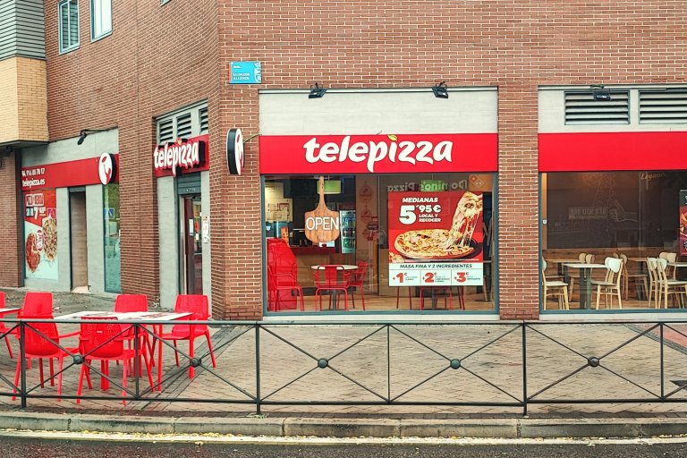 El secreto de Telepizza reconquista Santa Coloma de Gramenet: la marca reconecta con sus clientes con el sabor que hizo historia